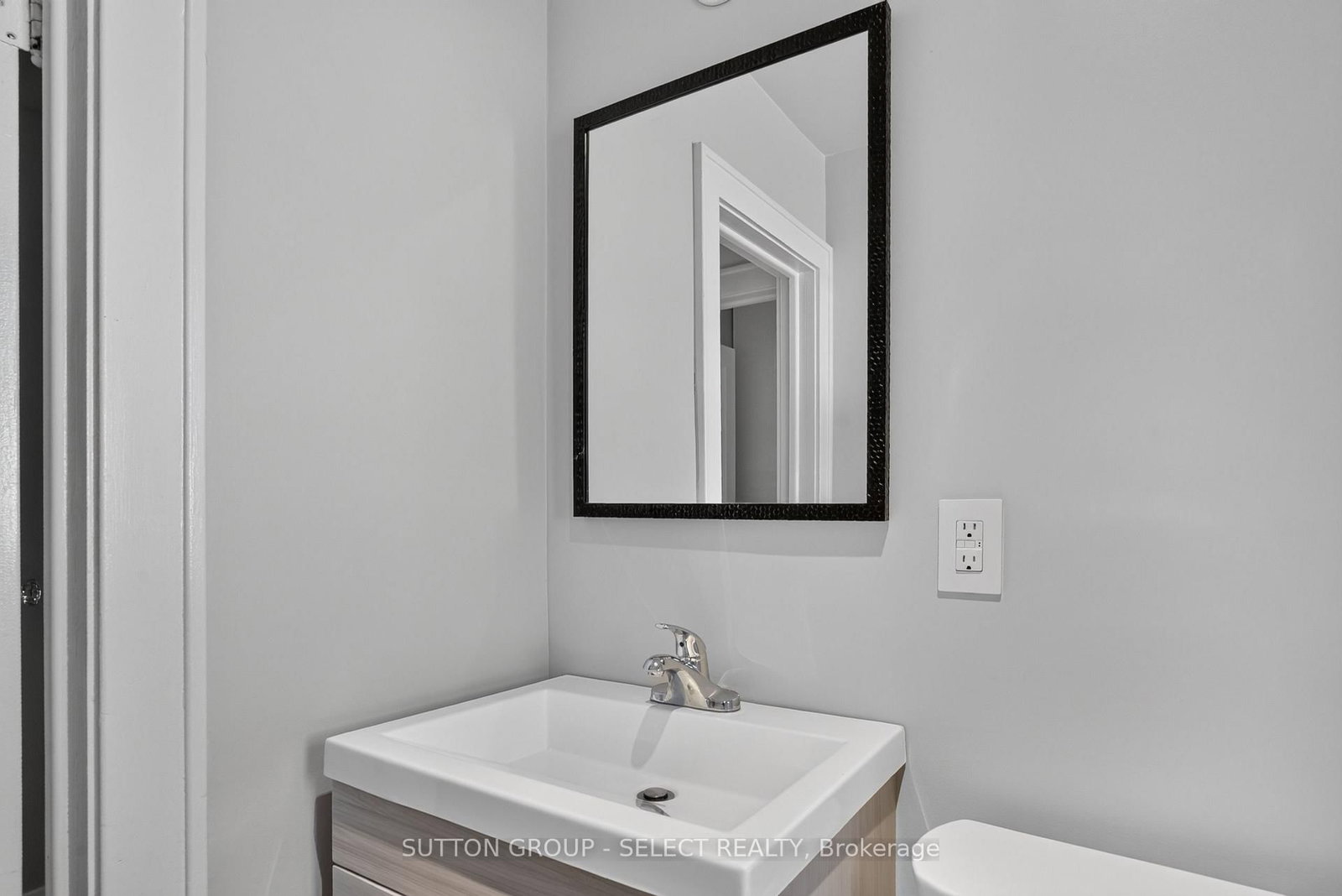 1295 York Street • London East, ON photo 22