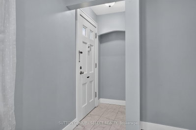 1295 York Street • London East, ON photo 4