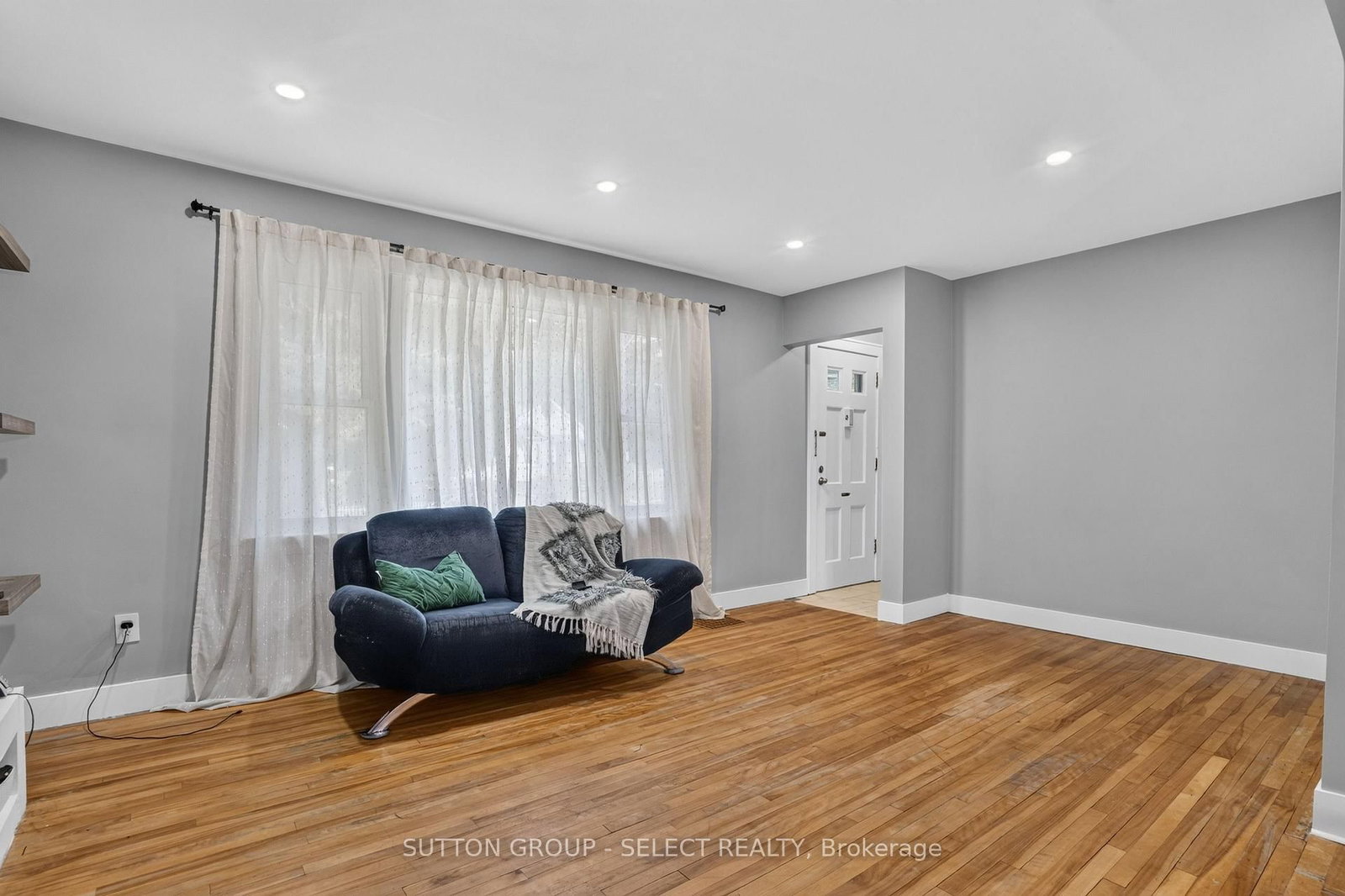 1295 York Street • London East, ON photo 5