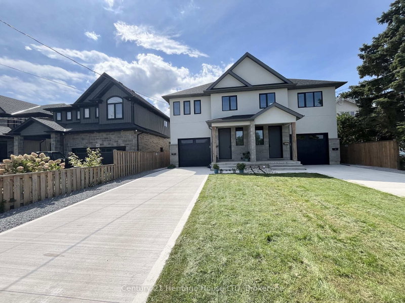 LOWER Unit - 99A Moffatt Street