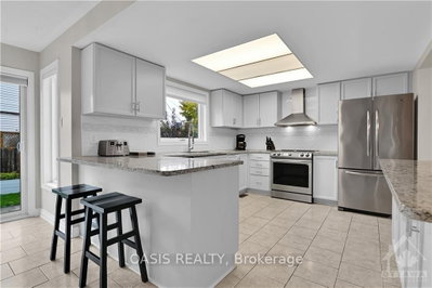 5 Thornhedge Court • Ottawa, ON photo 6
