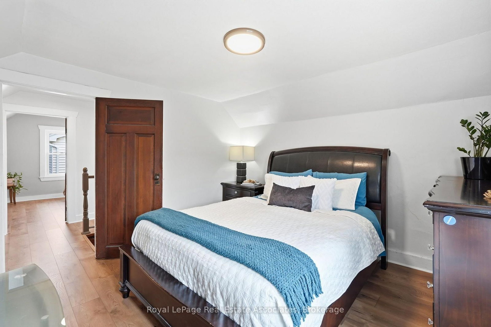 96 Huxley Avenue S • Hamilton, ON photo 37