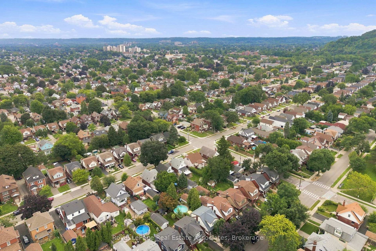 96 Huxley Avenue S • Hamilton, ON photo 50