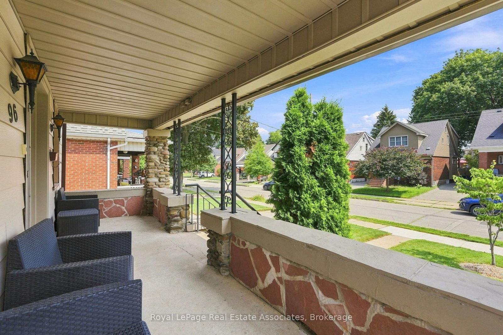 96 Huxley Avenue S • Hamilton, ON photo 8