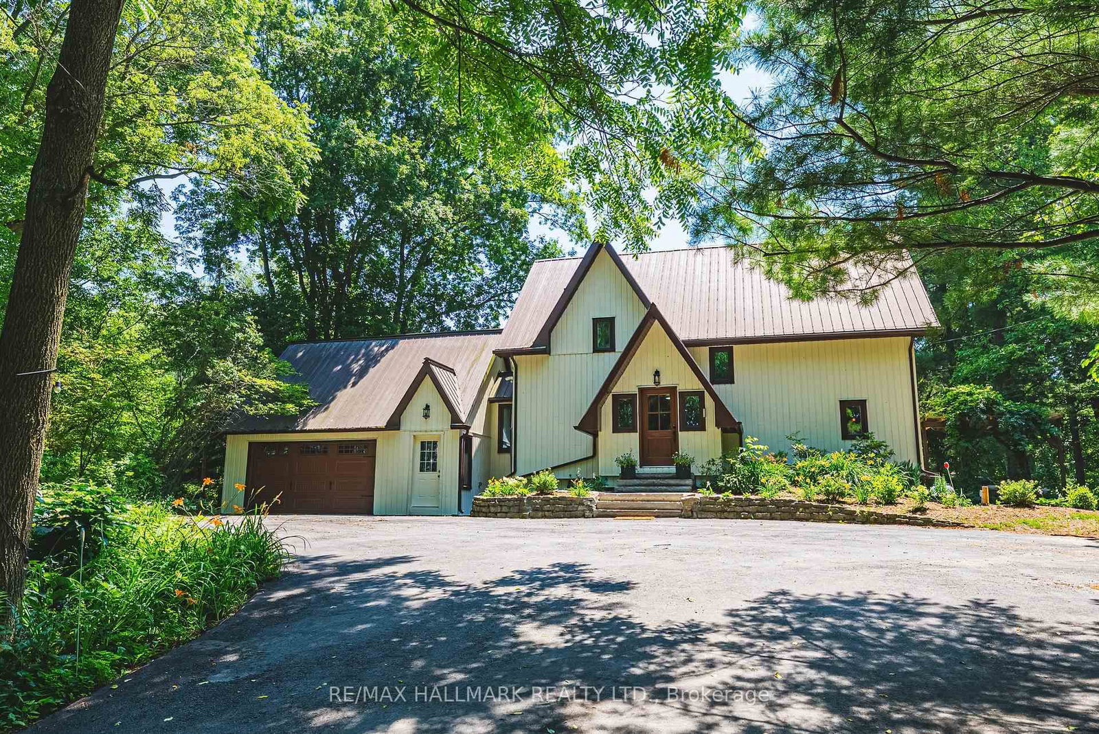 1548 Mineral Springs Road • Hamilton, ON photo 6