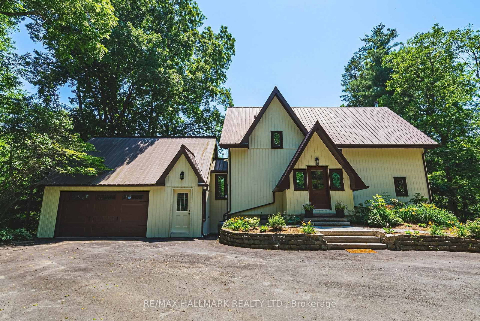 1548 Mineral Springs Road • Hamilton, ON photo 9