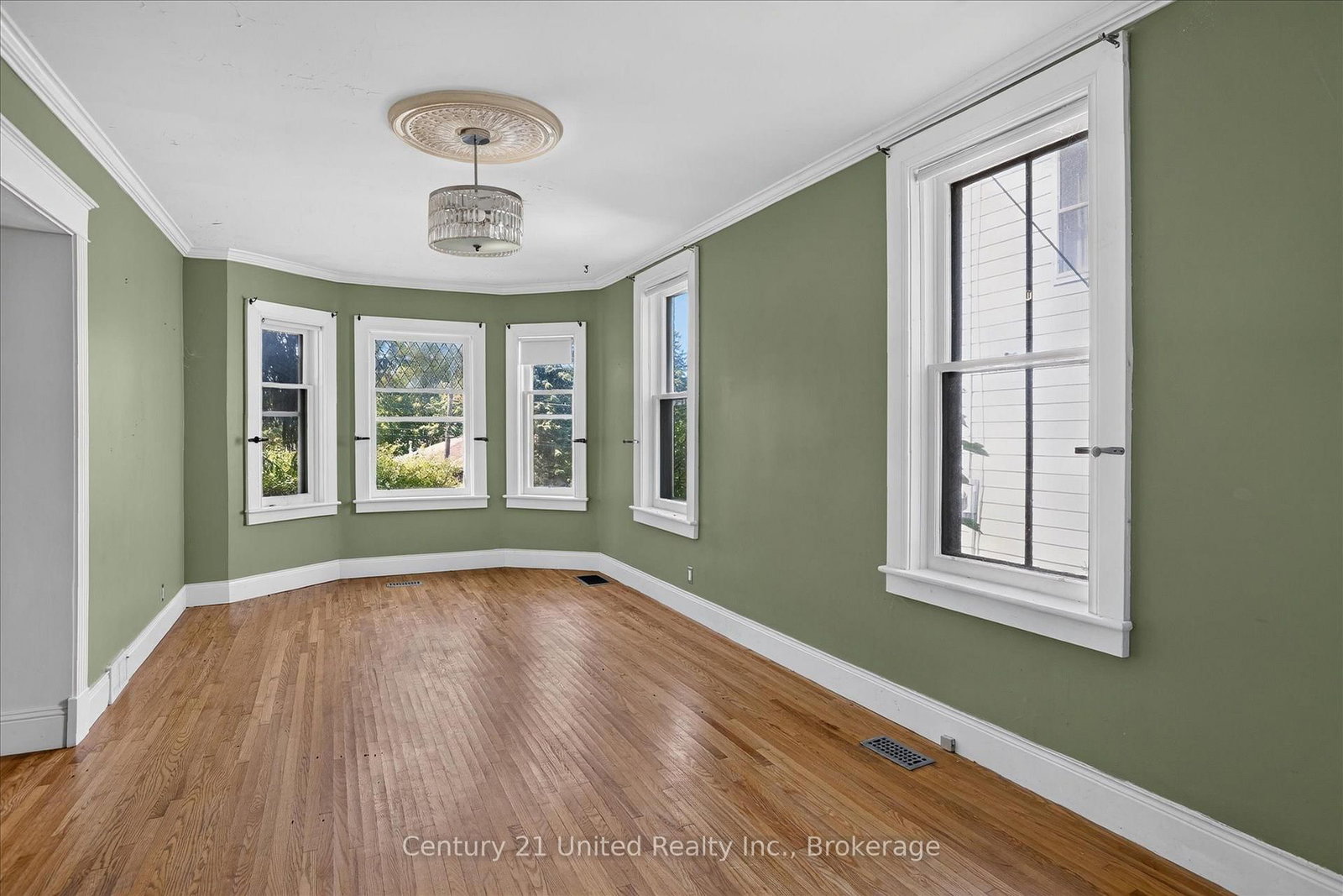 272 Burnham Street • Peterborough, ON photo 6