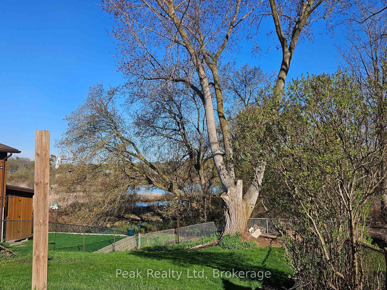 122 Keats Drive • Woodstock, ON photo 5