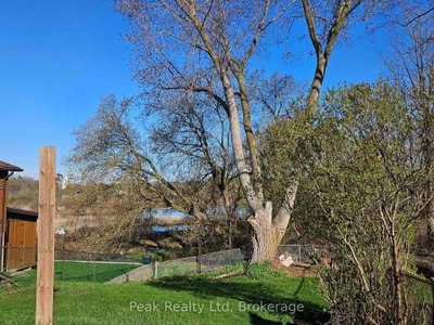 122 Keats Drive • Woodstock, ON photo 5