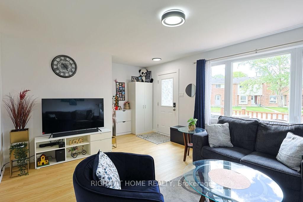 208 Admiral Drive • London East, ON photo 11