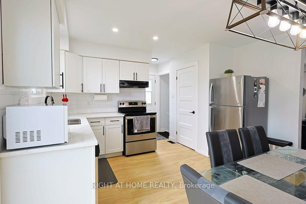 208 Admiral Drive • London East, ON photo 12
