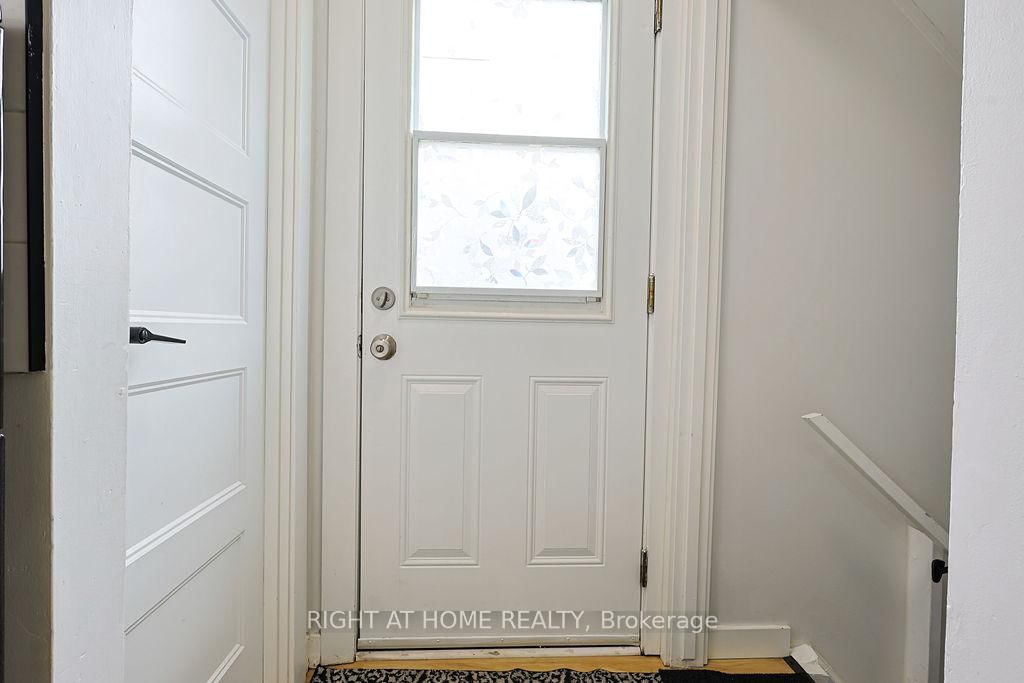 208 Admiral Drive • London East, ON photo 17