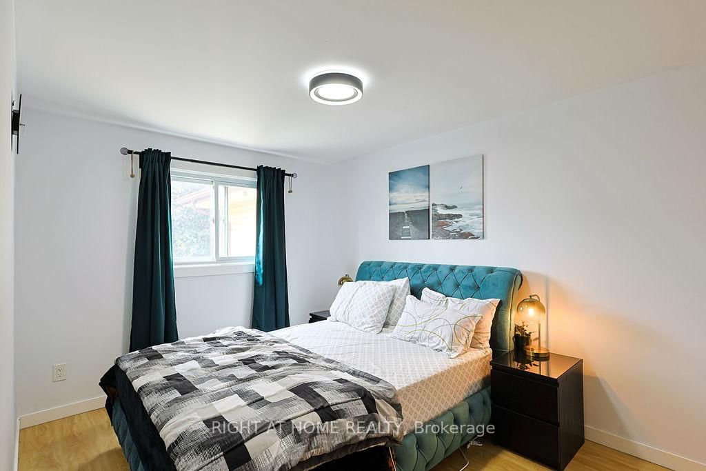 208 Admiral Drive • London East, ON photo 24