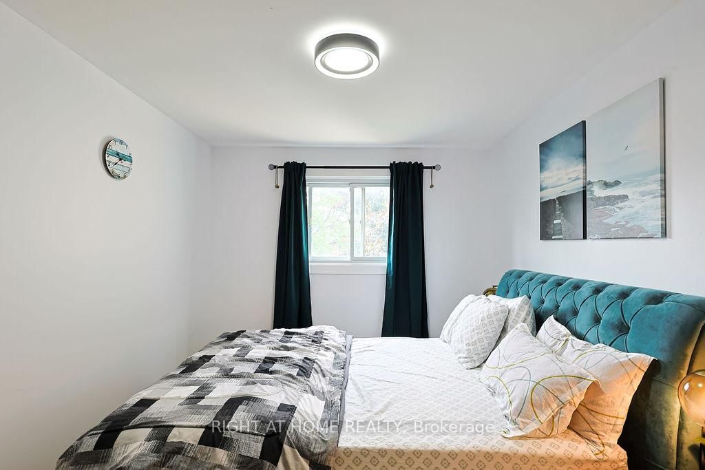 208 Admiral Drive • London East, ON photo 26