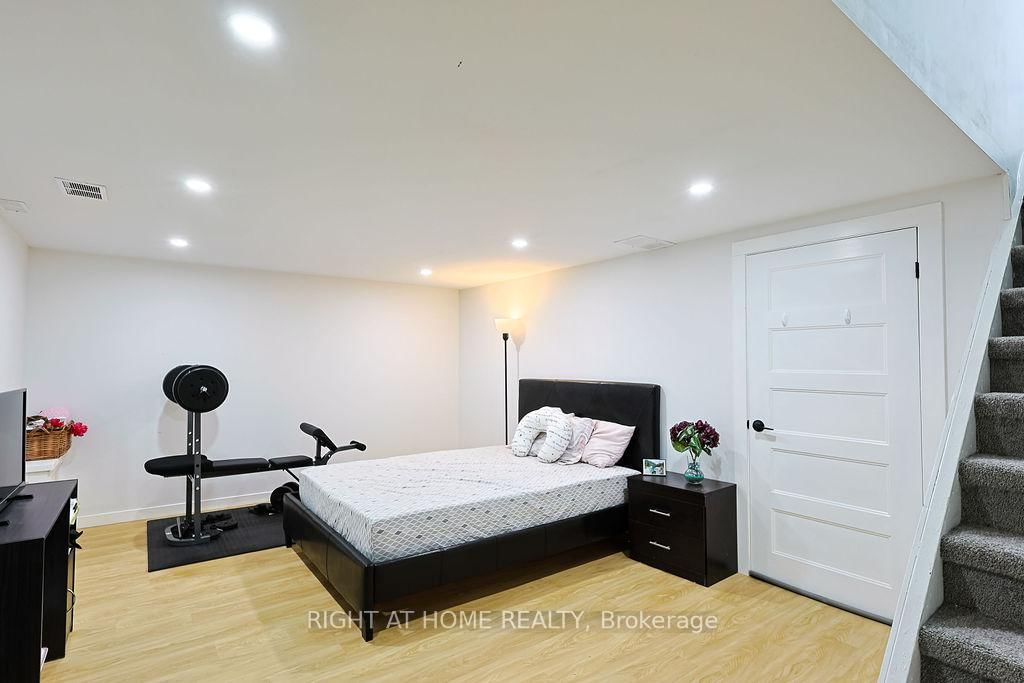 208 Admiral Drive • London East, ON photo 31