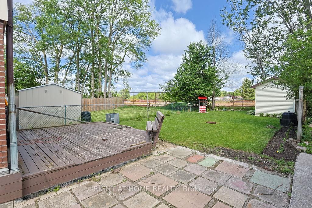 208 Admiral Drive • London East, ON photo 4