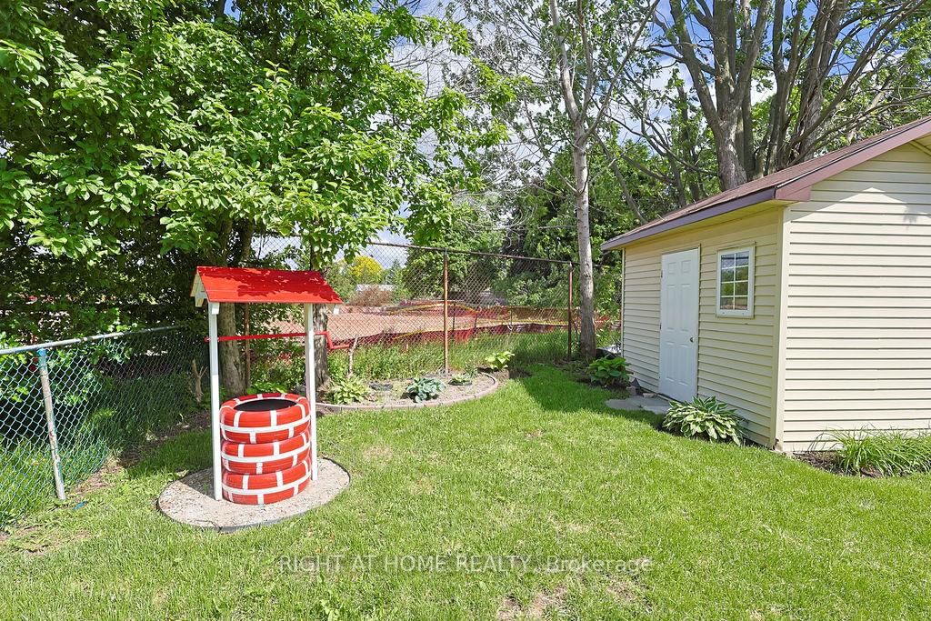 208 Admiral Drive • London East, ON photo 6