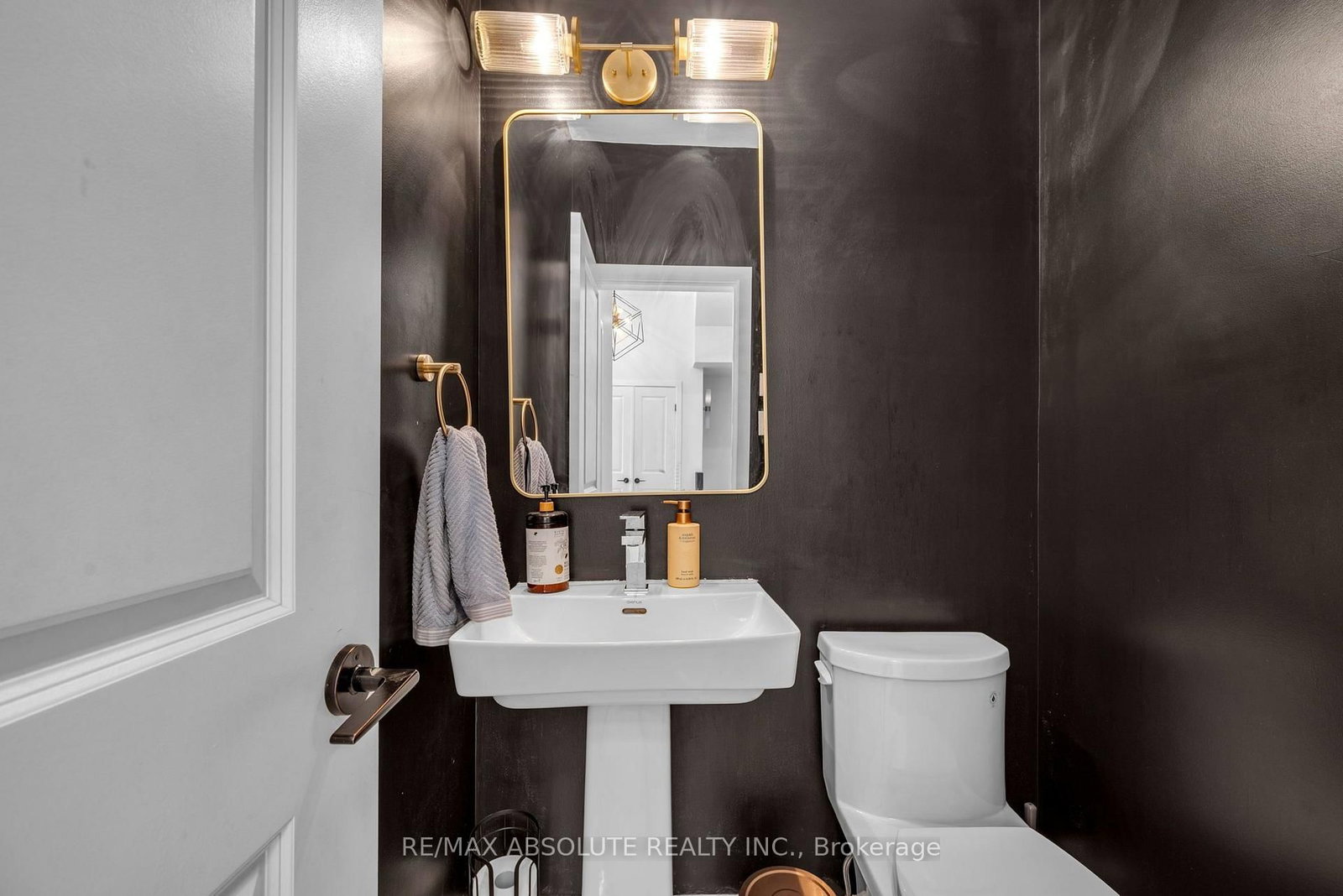 826 Chipping Circle • Ottawa, ON photo 11
