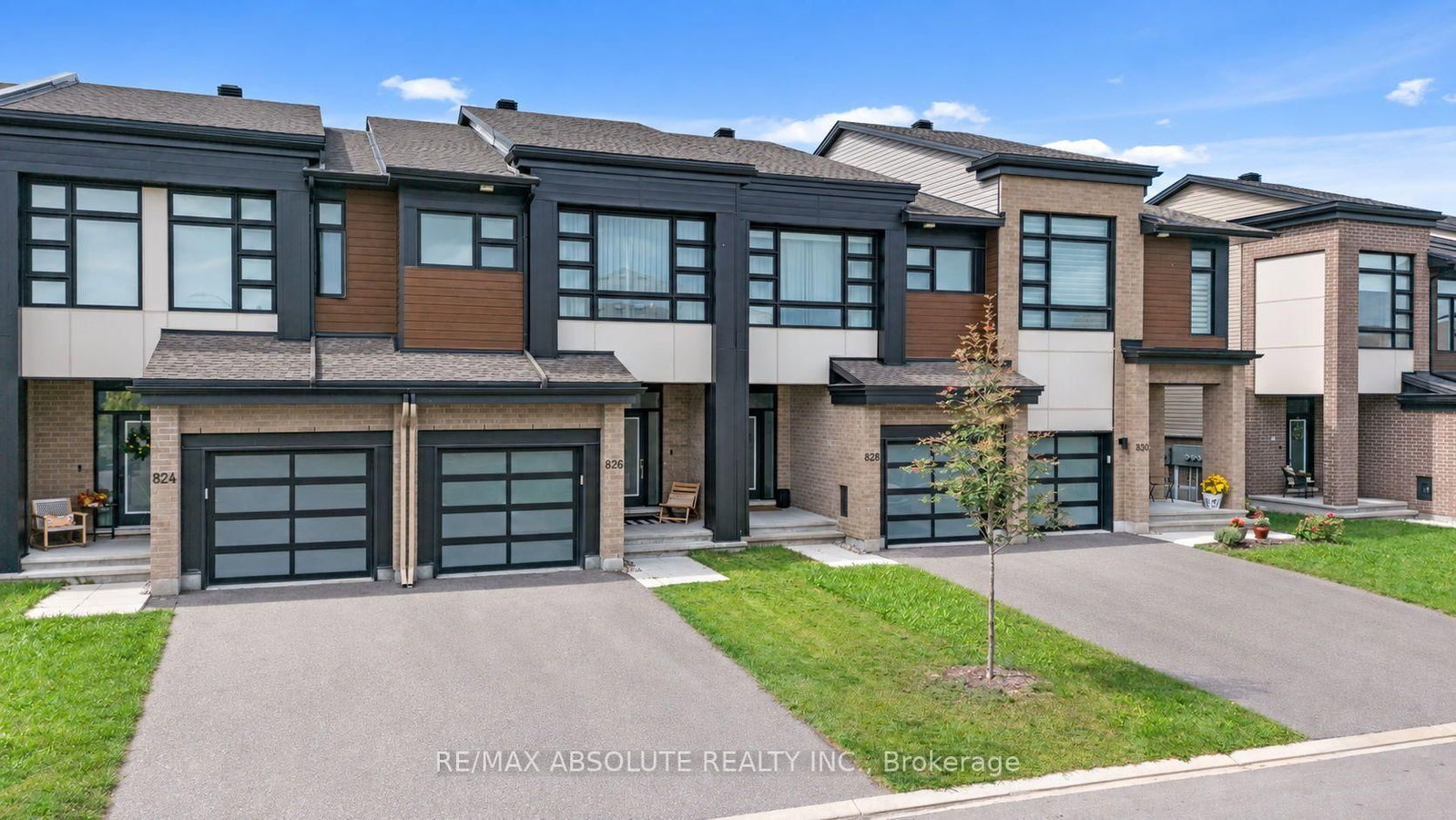 826 Chipping Circle • Ottawa, ON photo 2