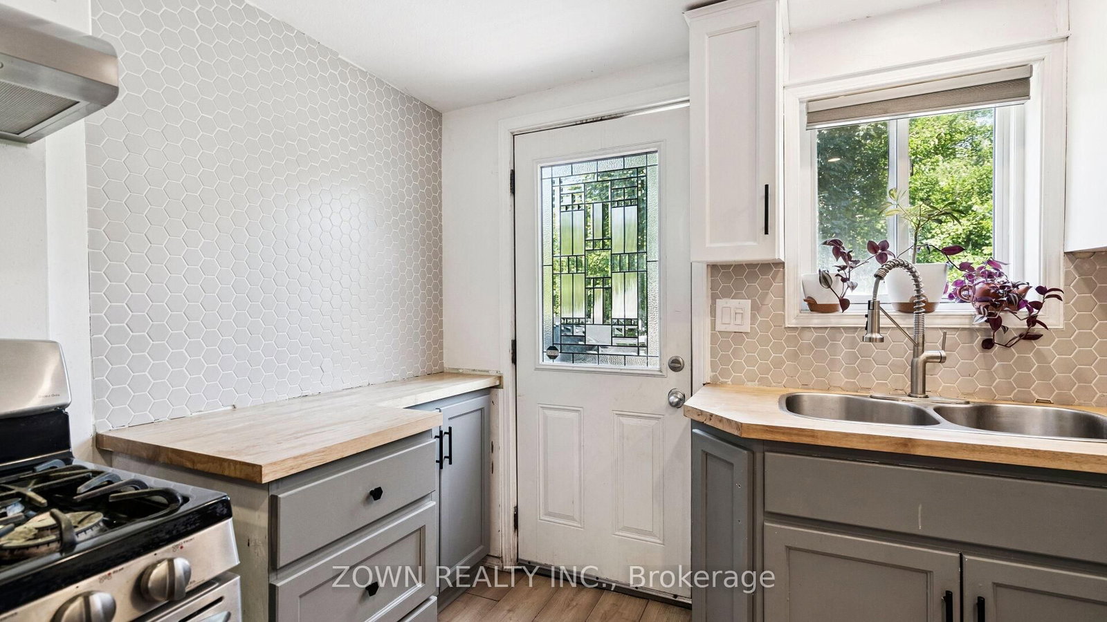 64 Sheaffe Street • Hamilton, ON photo 7