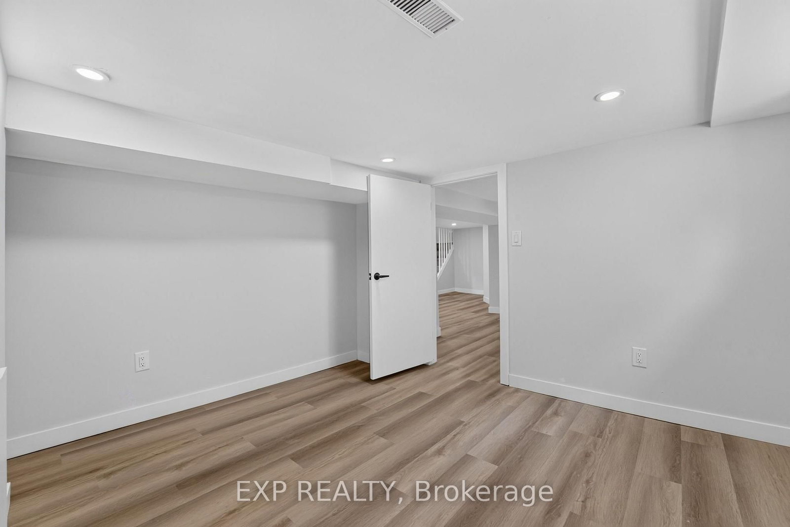 43 Brucedale Avenue E • Hamilton, ON photo 39