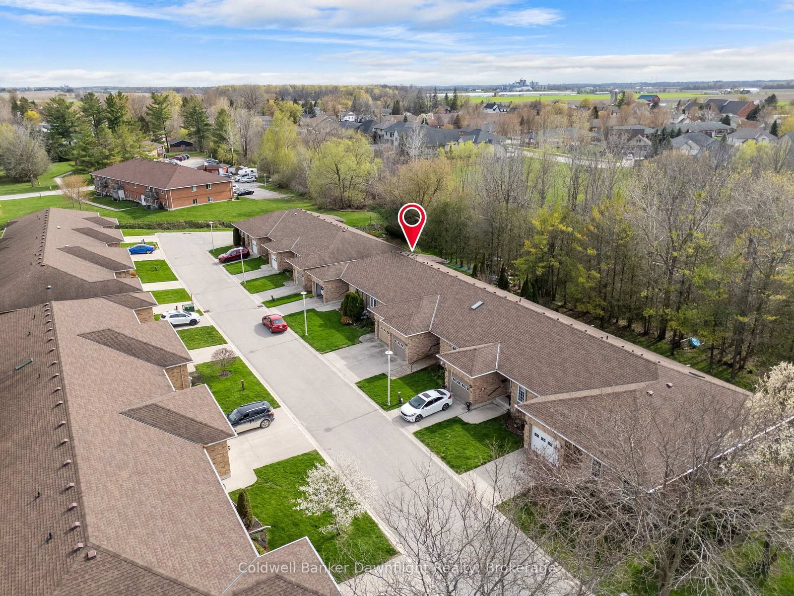 7 Brookside Place • South Huron, ON photo 2