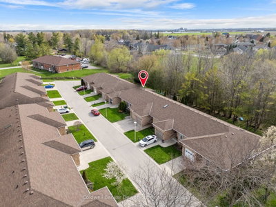7 Brookside Place • South Huron, ON photo 2