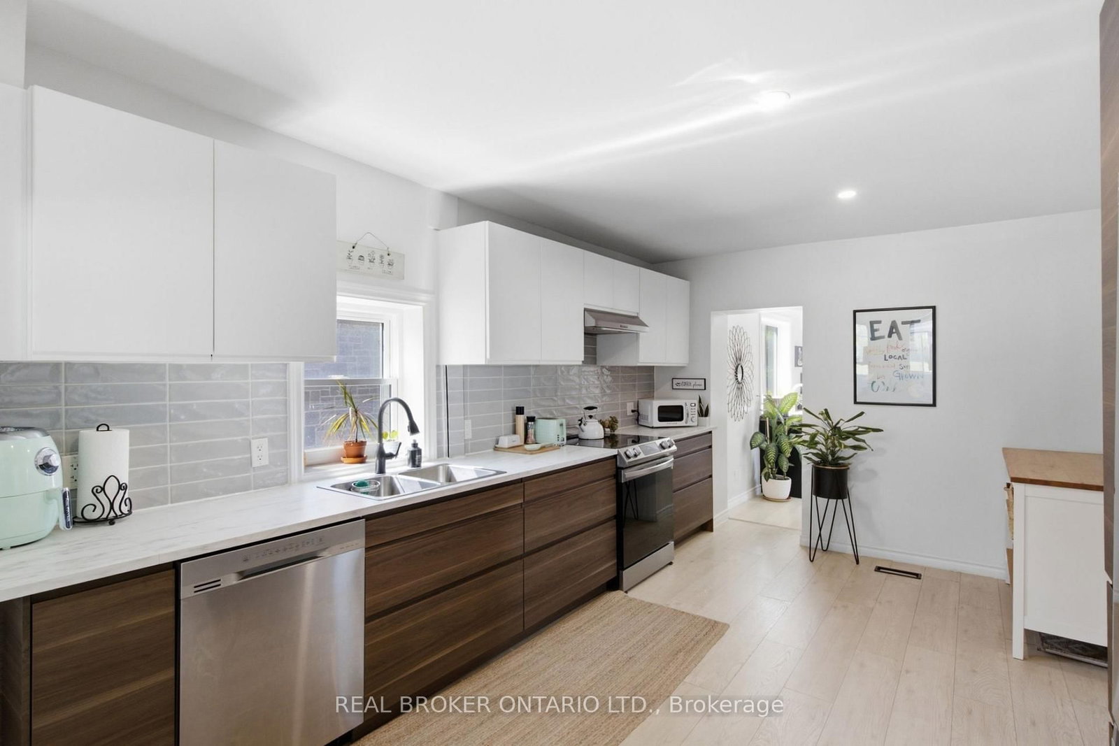 520 Elma Street W • North Perth, ON photo 17