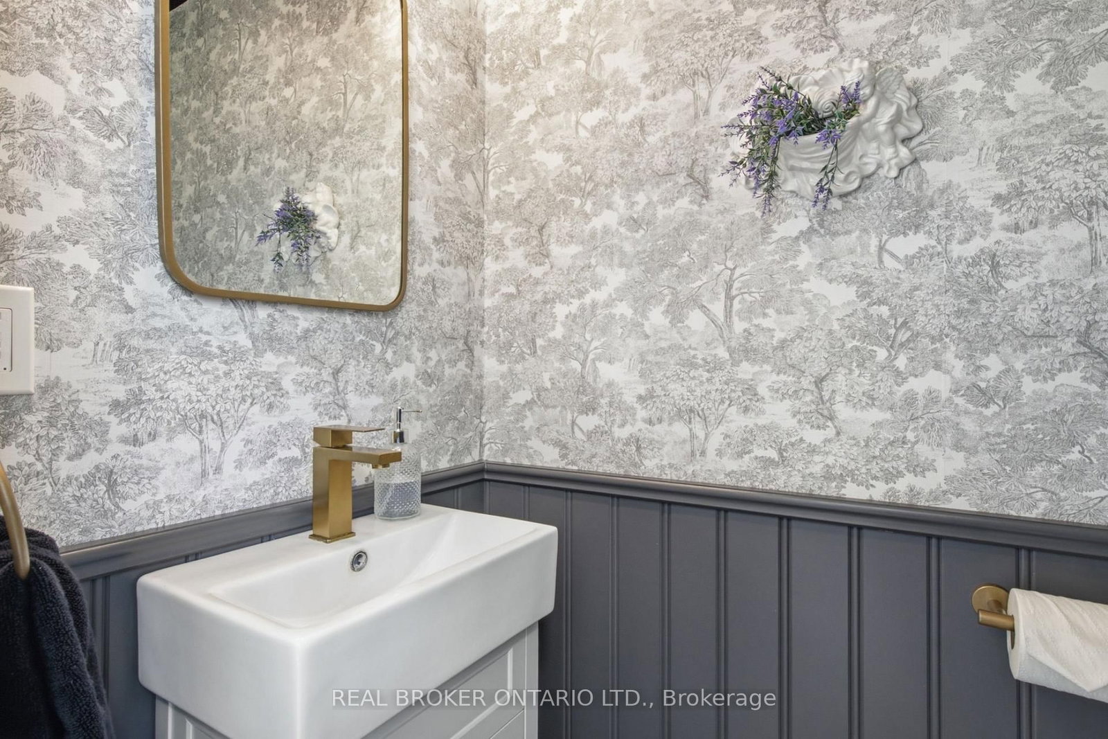 520 Elma Street W • North Perth, ON photo 23