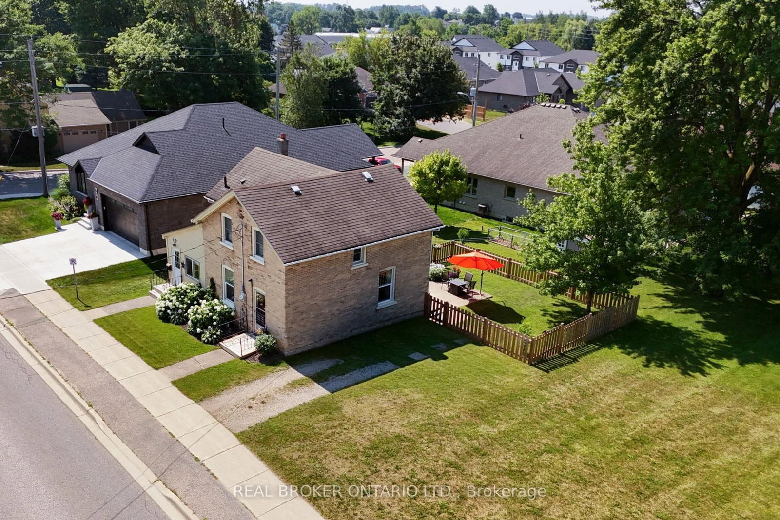 520 Elma Street W • North Perth, ON photo 4