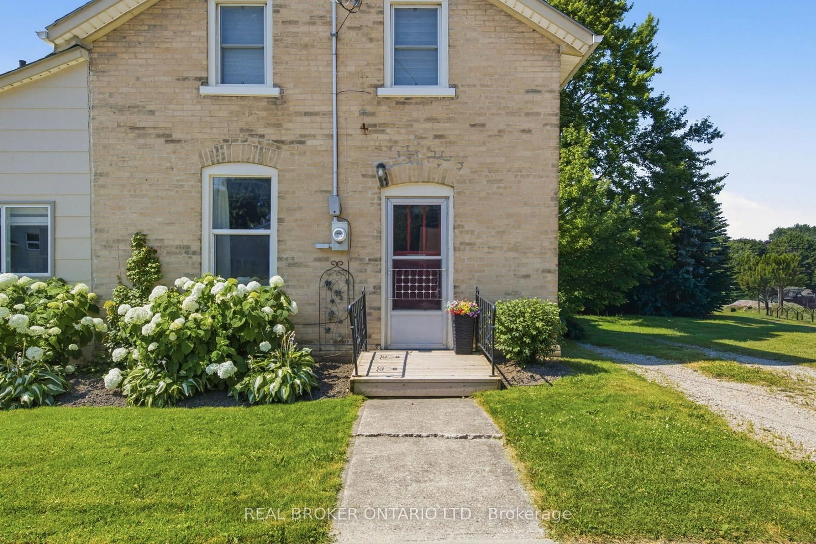520 Elma Street W • North Perth, ON photo 6