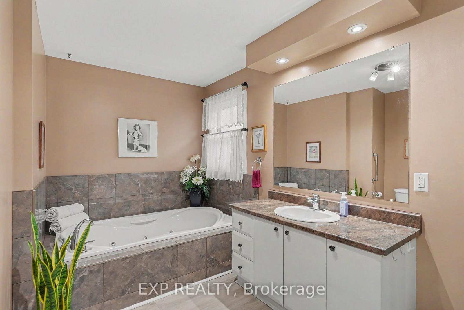 1000 Murray Gair Private • Ottawa, ON photo 22