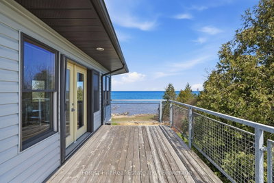 295 Lakeshore Road N • Meaford, ON photo 9
