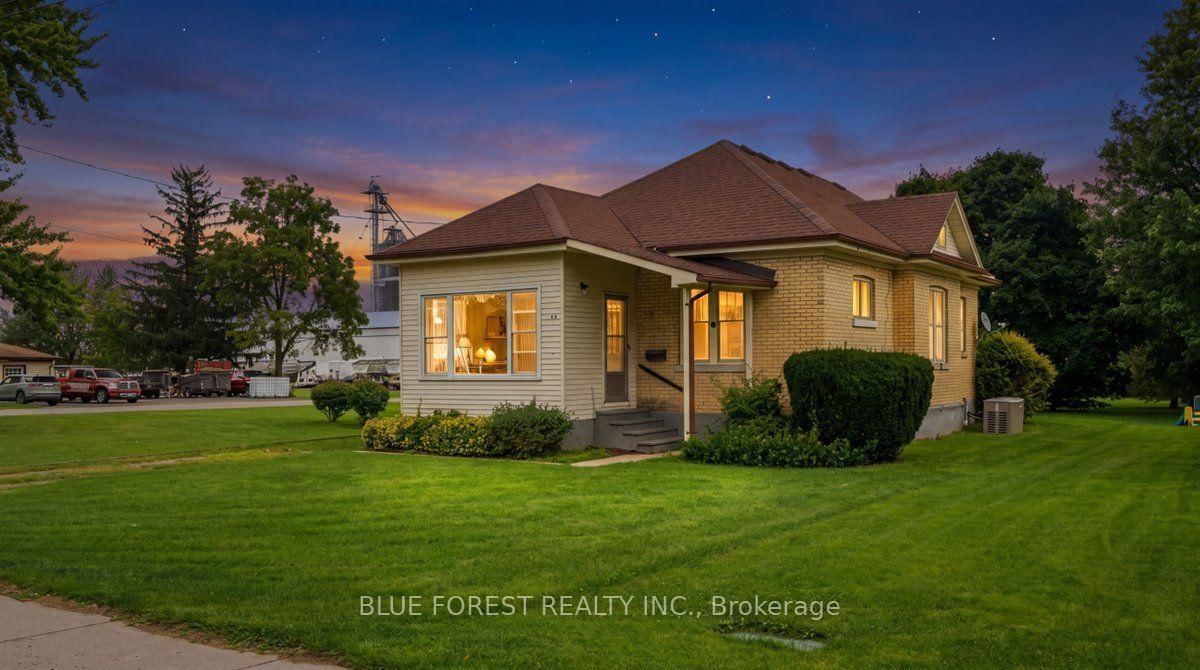 144 Clyde Street • Adelaide Metcalfe, ON photo 1