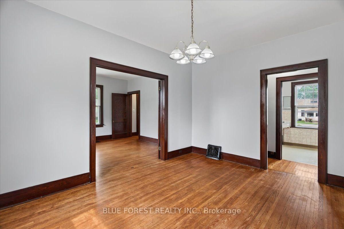 144 Clyde Street • Adelaide Metcalfe, ON photo 13