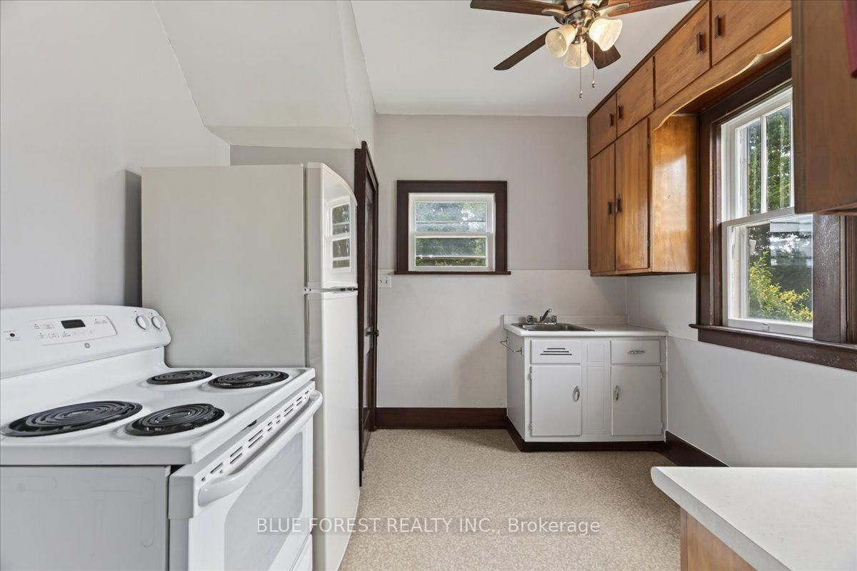 144 Clyde Street • Adelaide Metcalfe, ON photo 24