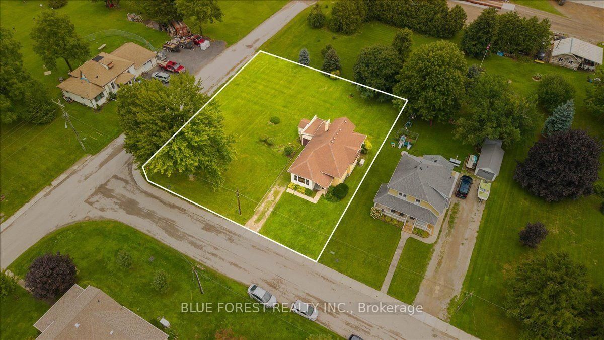 144 Clyde Street • Adelaide Metcalfe, ON photo 28