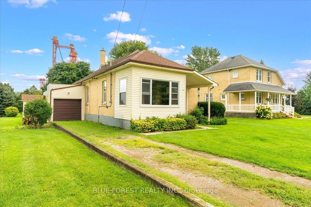 144 Clyde Street • Adelaide Metcalfe, ON photo 3