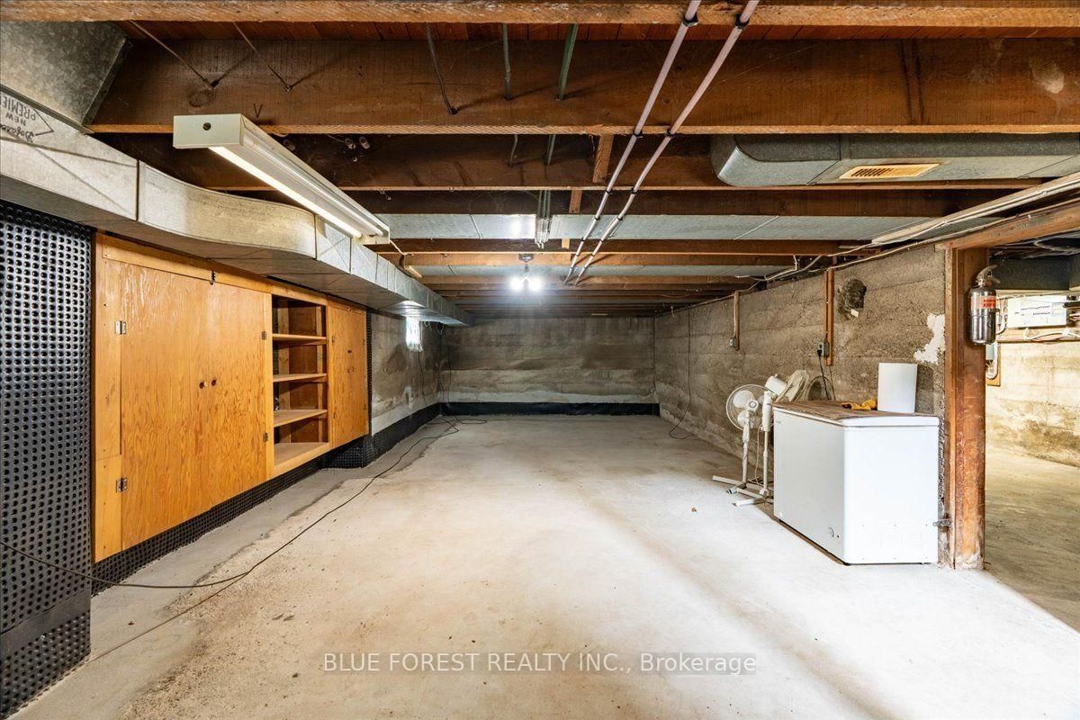 144 Clyde Street • Adelaide Metcalfe, ON photo 35