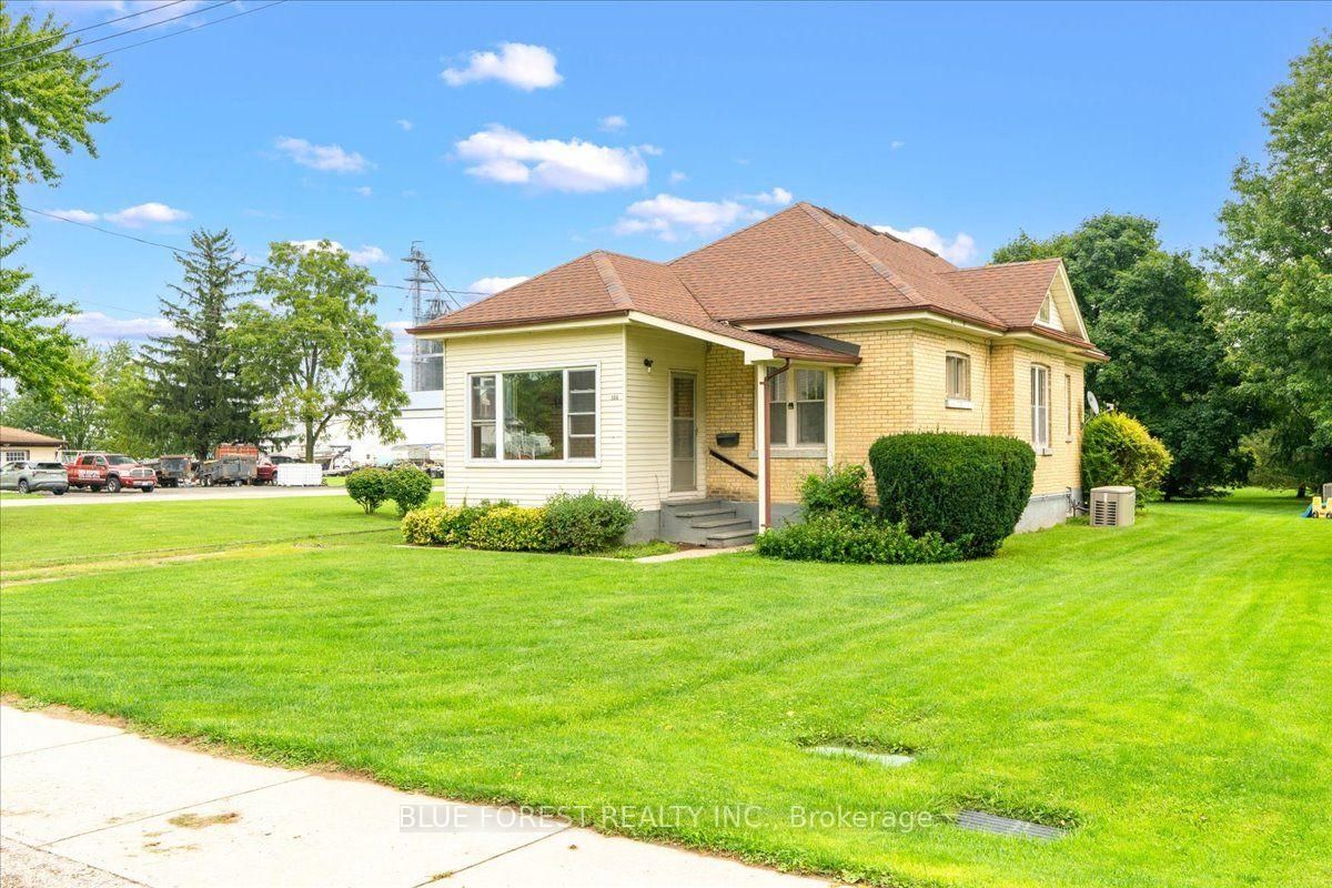 144 Clyde Street • Adelaide Metcalfe, ON photo 4