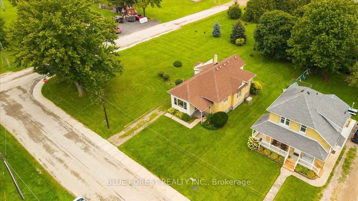 144 Clyde Street • Adelaide Metcalfe, ON photo 5