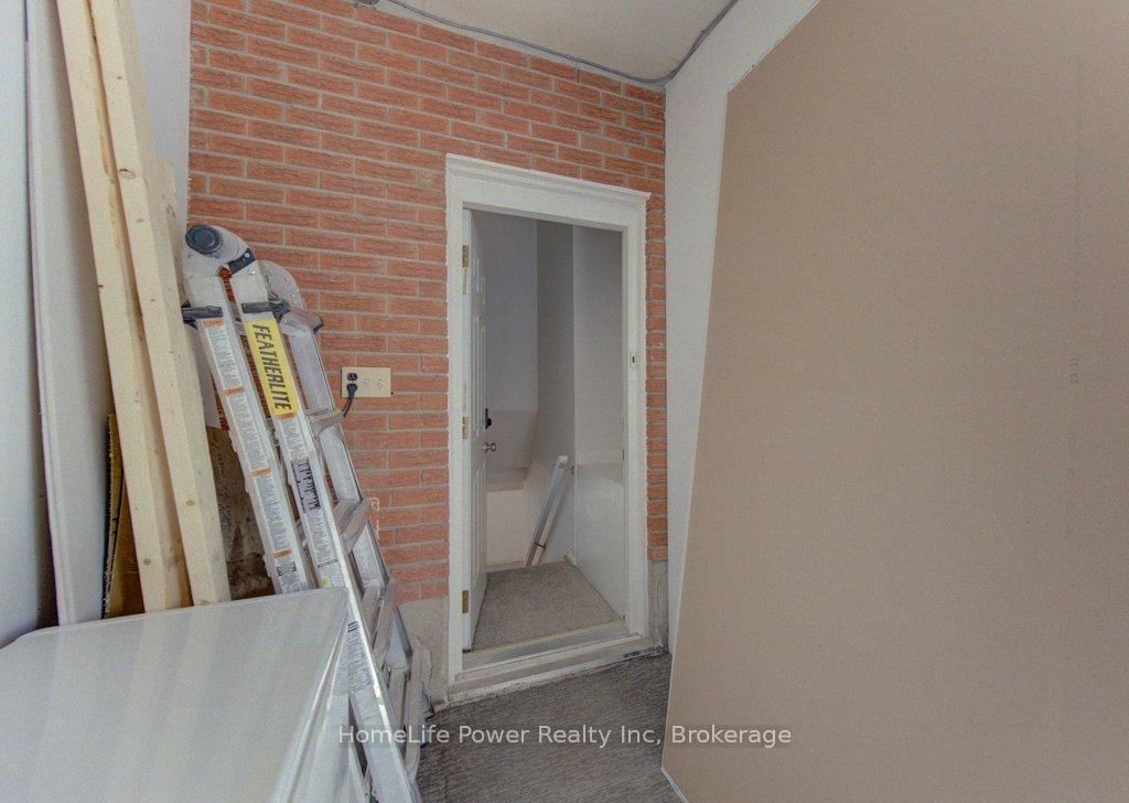 136 Dunsmere Drive • Kitchener, ON photo 18