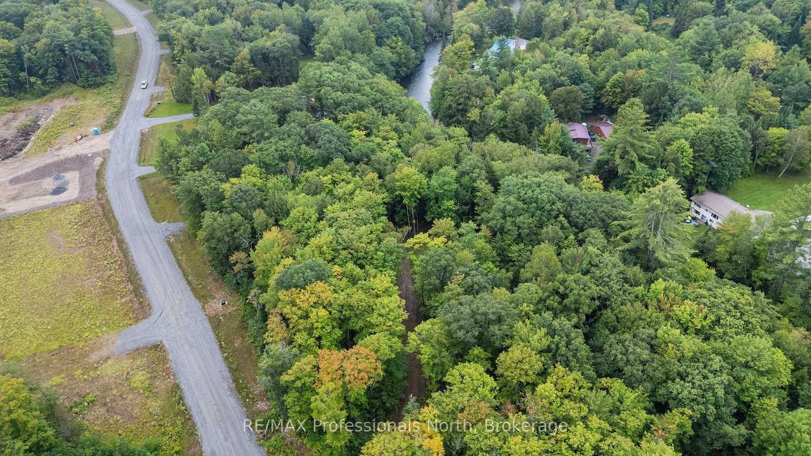1211 Hawk Valley Road • Algonquin Highlands, ON photo 4