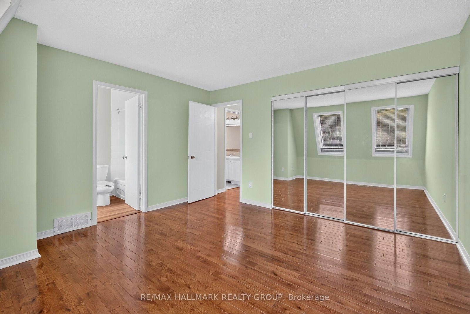 1427 Forge Street • Ottawa, ON photo 28