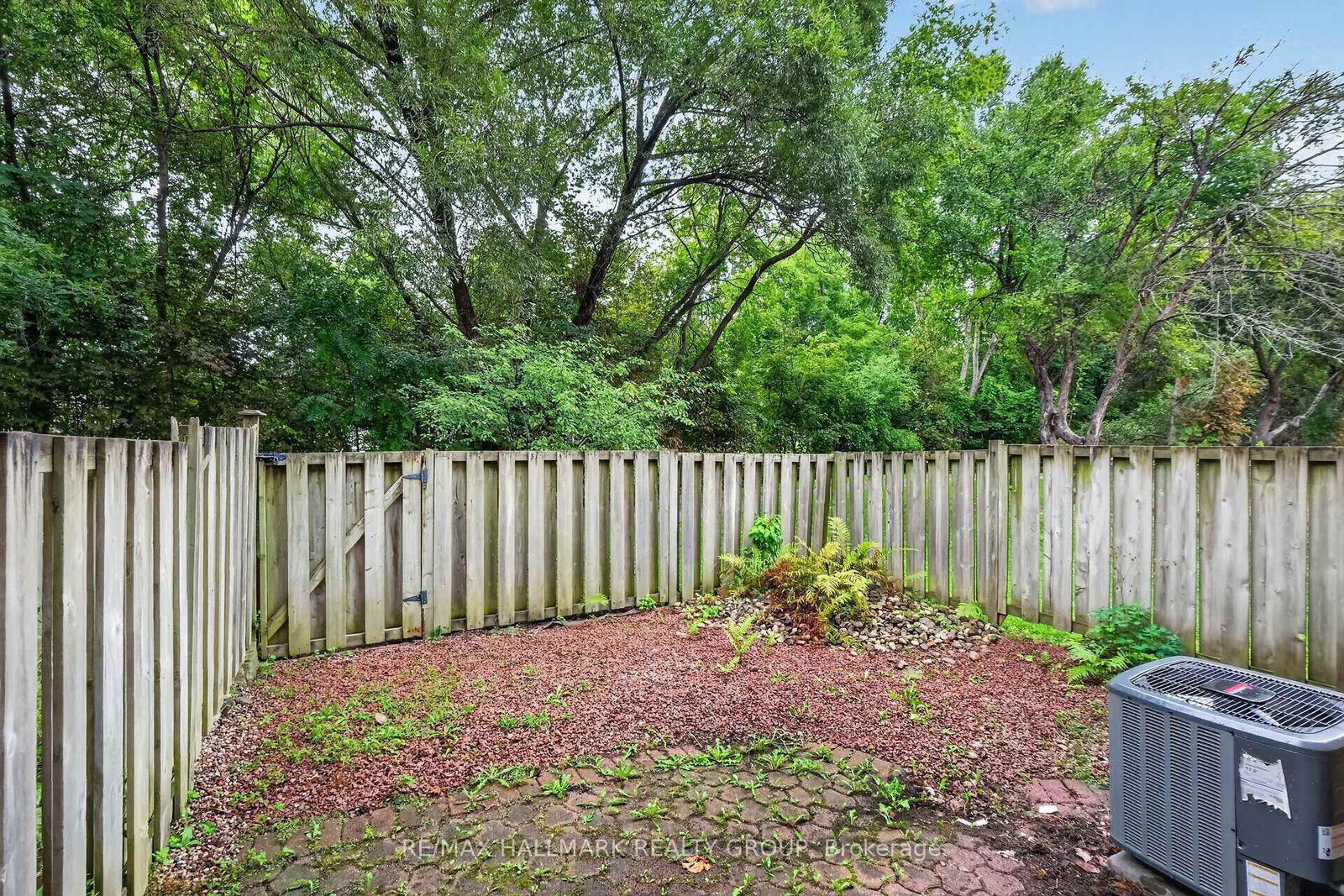 1427 Forge Street • Ottawa, ON photo 36