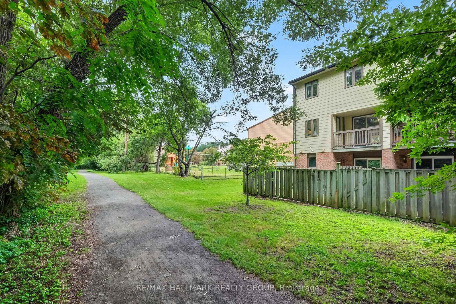 1427 Forge Street • Ottawa, ON photo 37