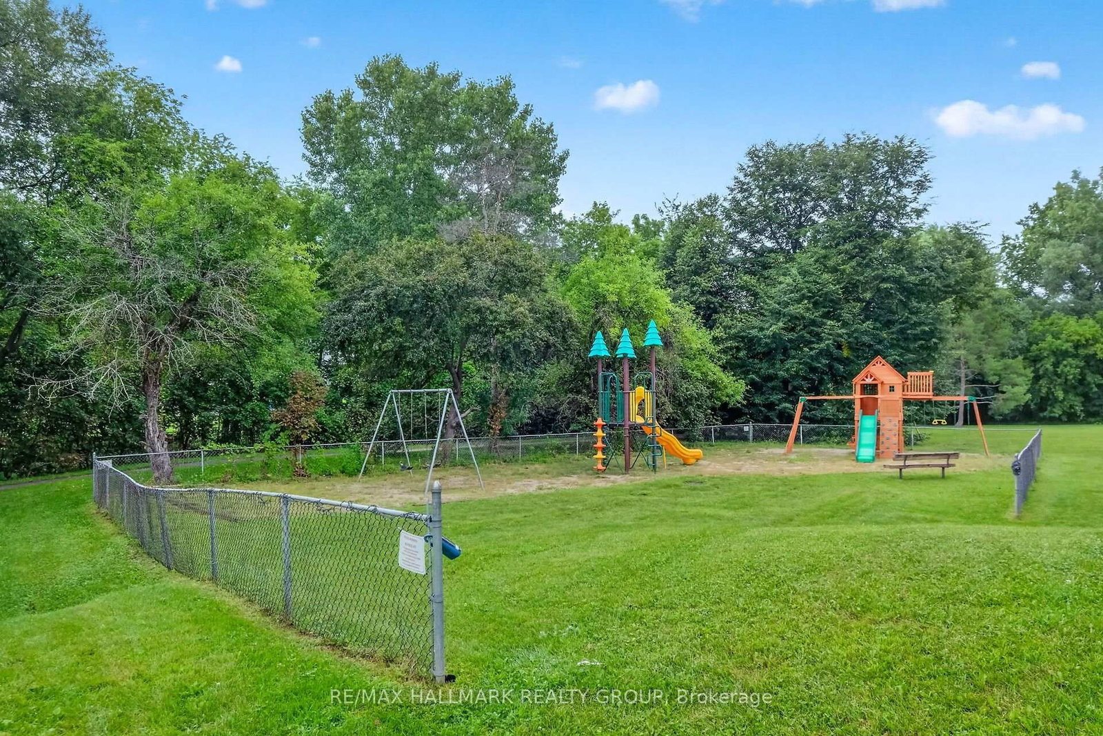 1427 Forge Street • Ottawa, ON photo 39