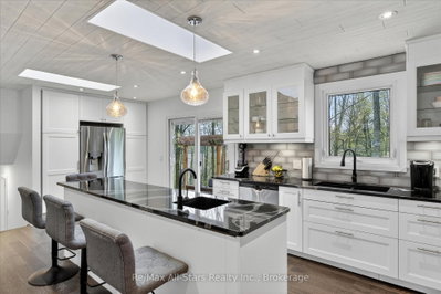 1558 Highway 7A • Kawartha Lakes, ON photo 9