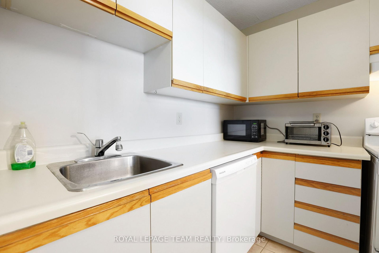 110 Forward Avenue • #904 • Ottawa, ON photo 16