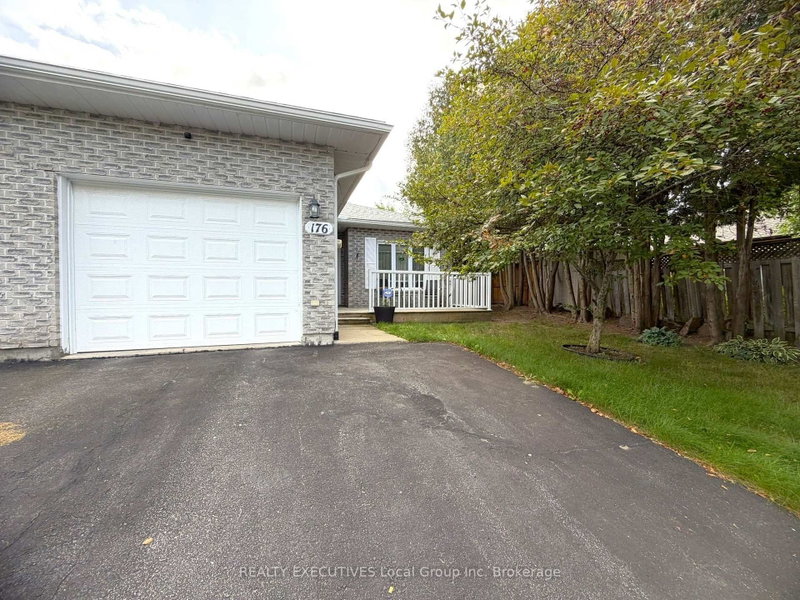 176 Cloverbrae Crescent